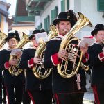 pessoas tocando instrumentos musicais na rua. europa é parte de (pop)ulares por Ca Mila