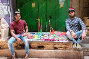 pessoas posando para a foto. colorido é parte de outras estórias por Ca Mila