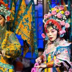 artistas no palco. ópera é parte de outras estórias por Ca Mila