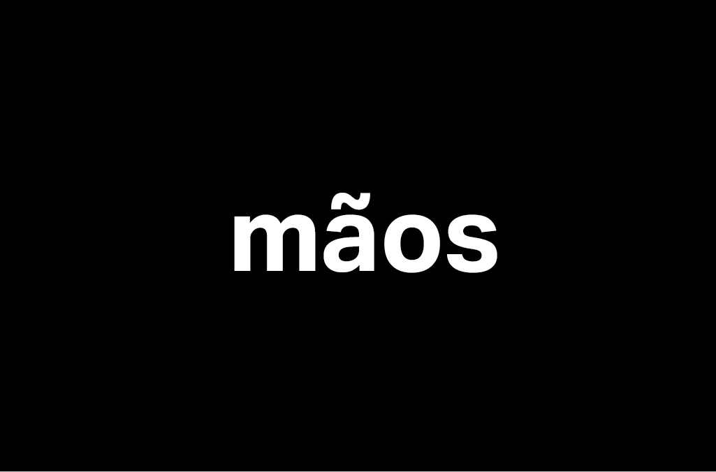 mãos é parte da série outras estórias por Ca Mila