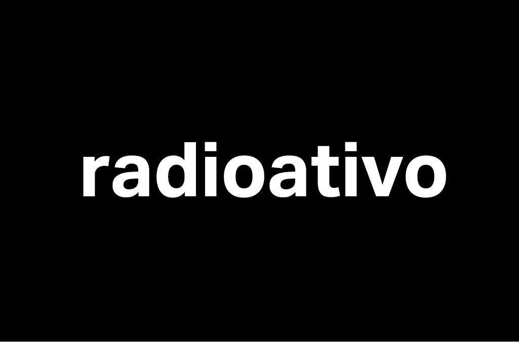 radioativo é parte da série outras estórias por Ca Mila
